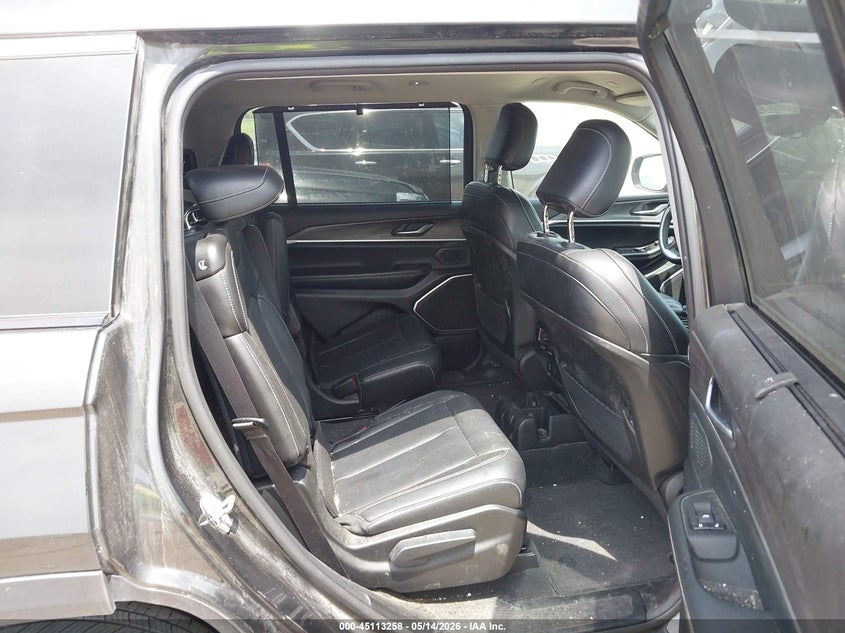 2023 JEEP GRAND CHEROKEE L auction photo 8