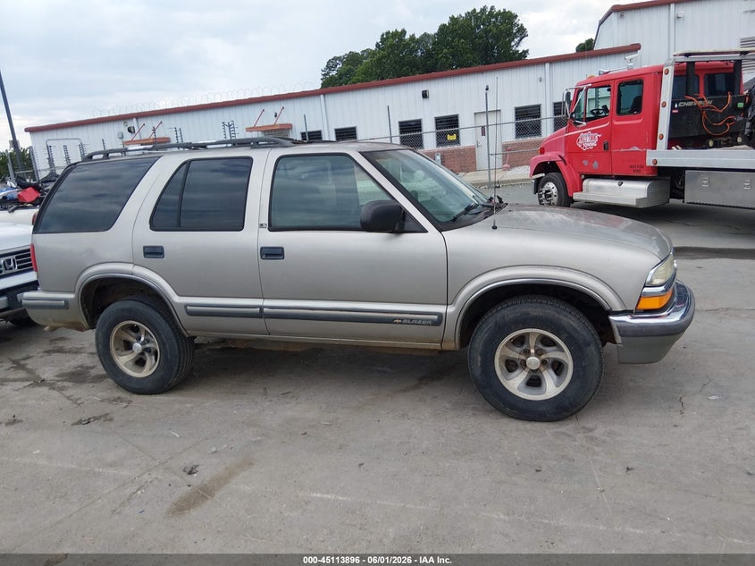 1999 Chevrolet Blazer Ls VIN: 1GNCS13W4XK165777 Lot: 45113896