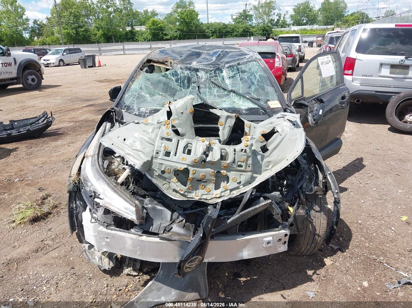 2019 TOYOTA C-HR auction photo 6