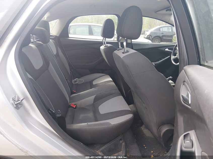 2012 Ford Focus 2.0 Se silver Lot 111045114299 Vin 1FAHP3F23CL219066