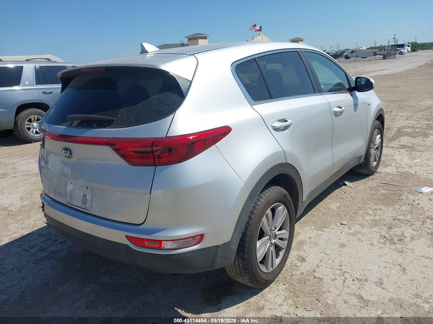 VIN KNDPMCACXK7610740 2019 KIA SPORTAGE LX