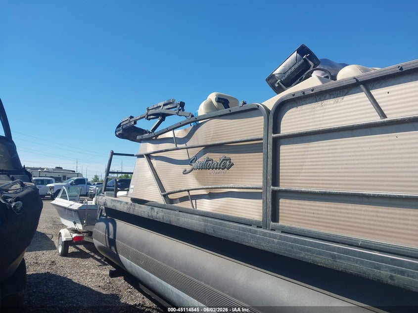 2019 GODFREY PONTOON auction photo 6