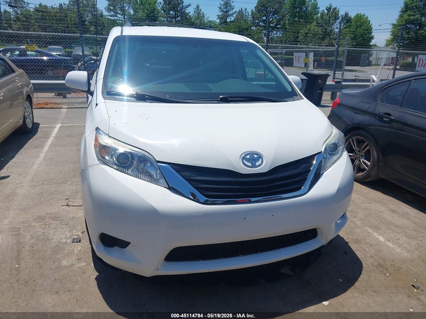 2011 Toyota Sienna 3.5 Le V6 white Lot 111045114794 Vin 5TDKK3DC4BS033401