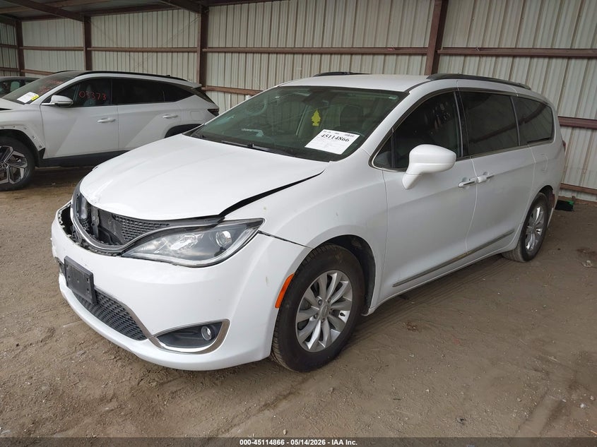 2018 CHRYSLER PACIFICA auction photo 2