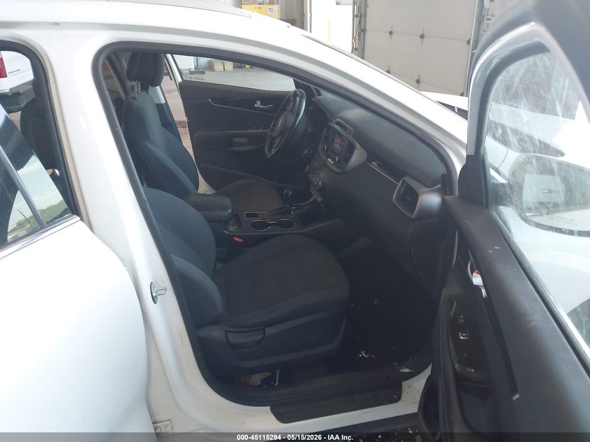2016 KIA SORENTO auction photo 5