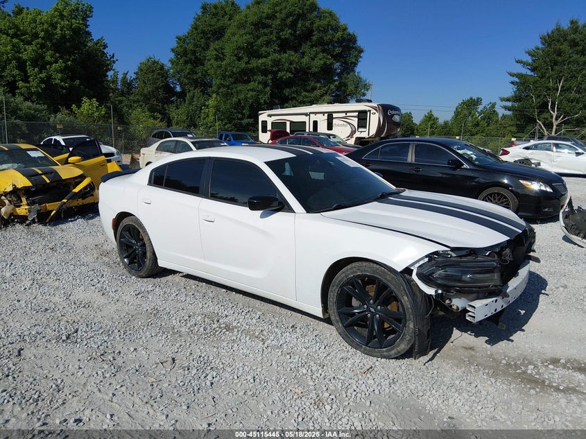 Vin: 2c3cdxbg7jh227109, lot: 45613029, dodge charger sxt rwd 2018 img_1