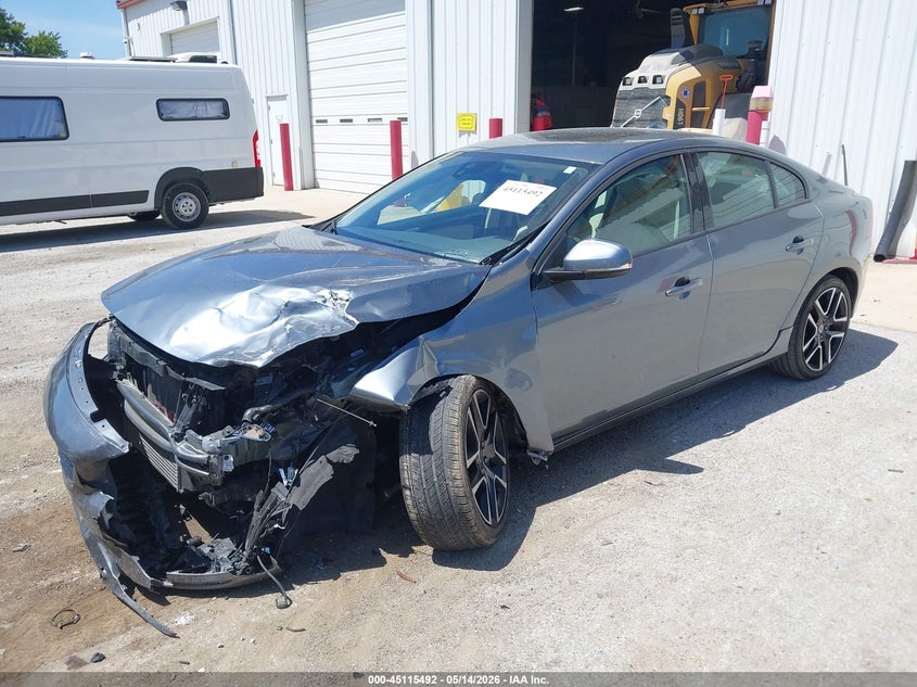 Vin: yv126mfl3j2450113, lot: 45613076, volvo s60 t5 dynamic 20182