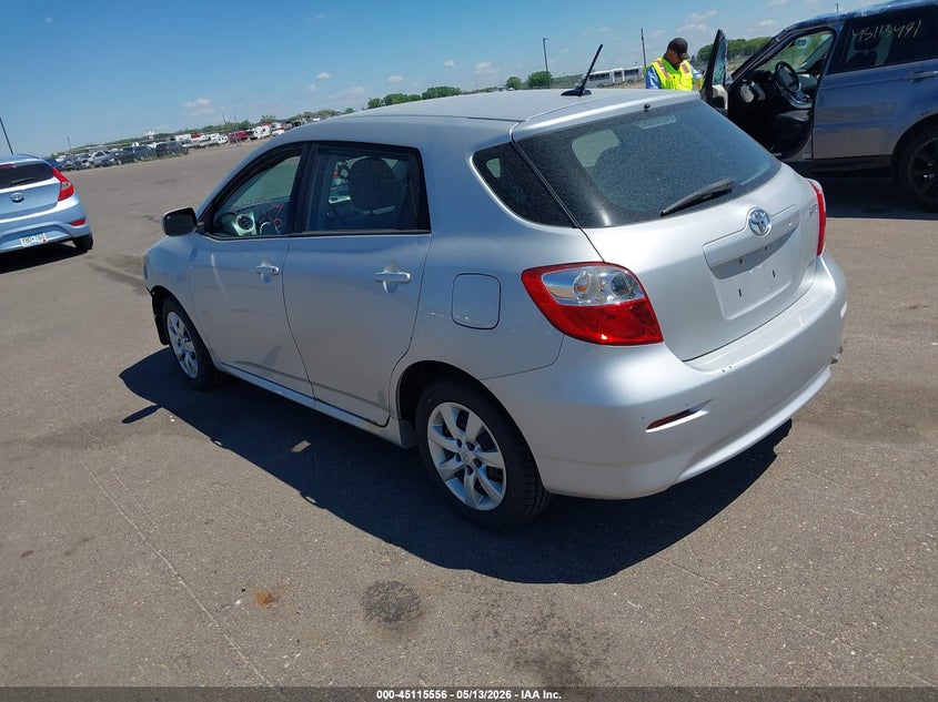 Vin: 2t1le4ee3dc022788, lot: 45613140, toyota matrix s 20133