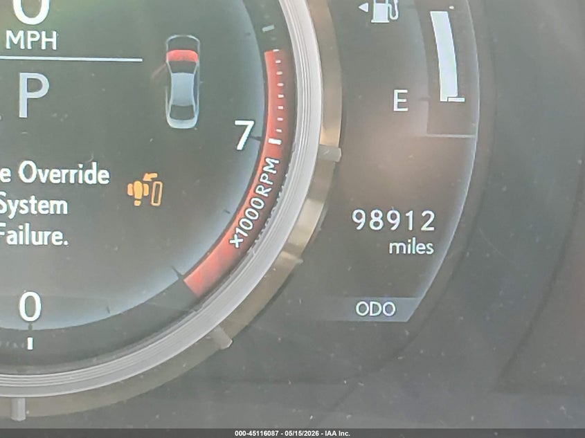 2016 LEXUS IS 350 — Photo 15