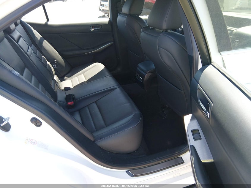 2016 LEXUS IS 350 — Photo 8