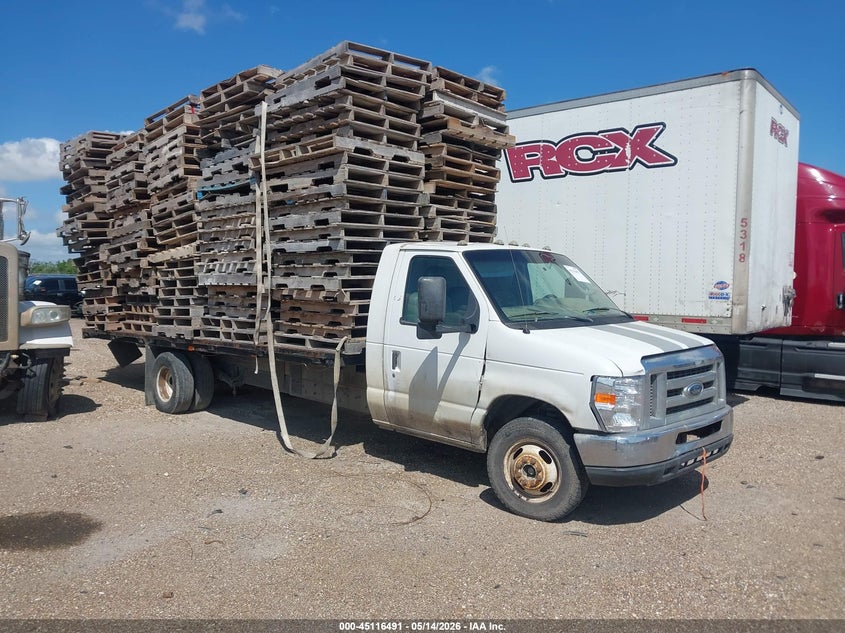 2011 FORD E-450 CUTAWAY