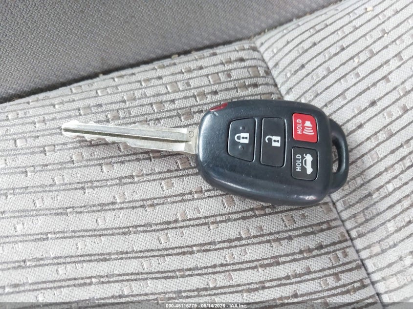 Фото 11 - TOYOTA CAMRY