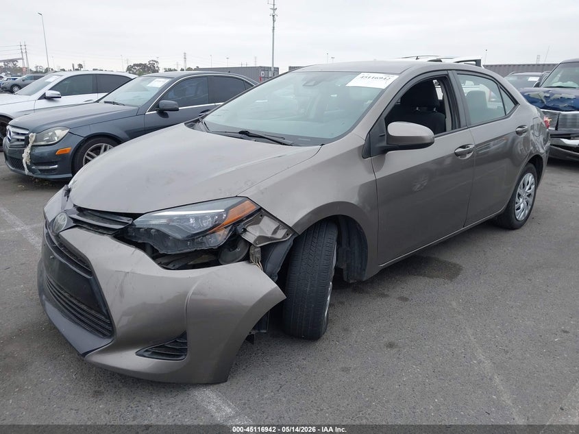 5YFBURHE7JP750259 2018 TOYOTA COROLLA LE photo 1