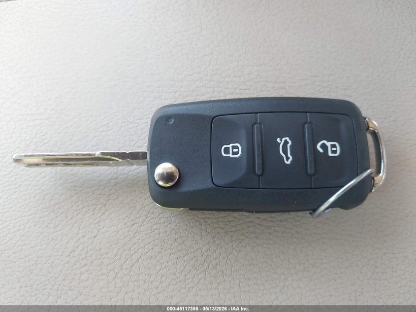 2014 VOLKSWAGEN PASSAT VIN: 1VWBN7A35EC095945