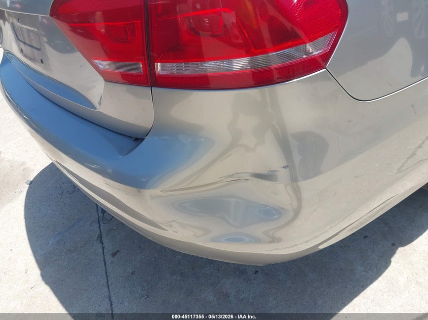 2014 VOLKSWAGEN PASSAT VIN: 1VWBN7A35EC095945