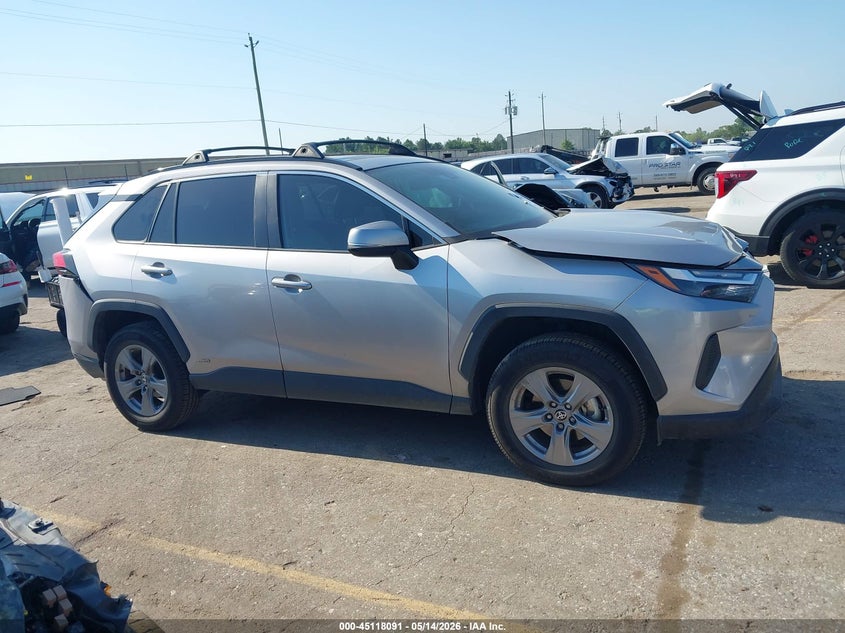 2022 TOYOTA RAV4 HYBRID XLE — Фото 13