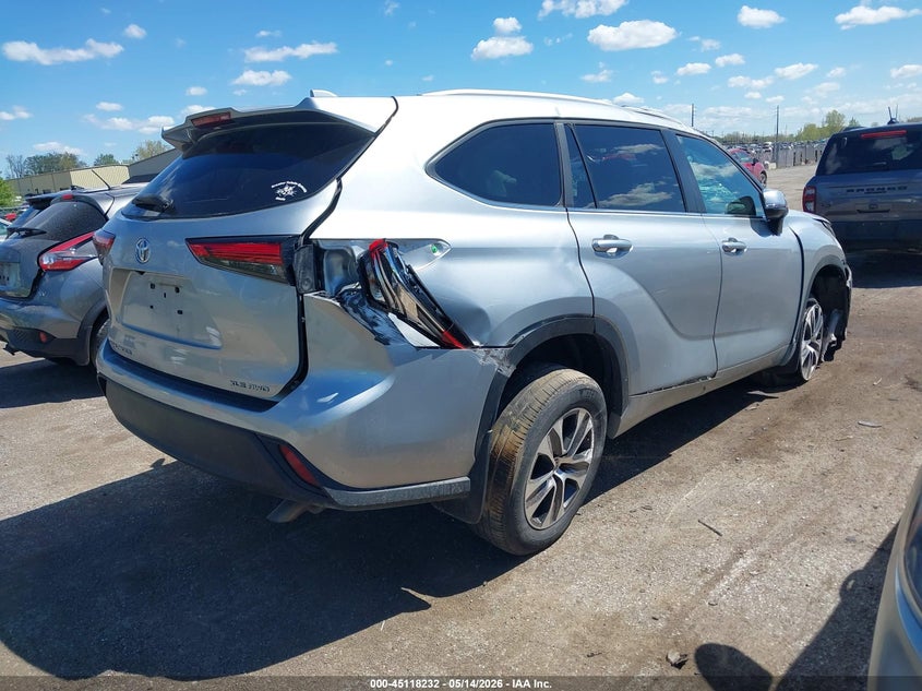 VIN 5TDKDRBH7PS026882 2023 TOYOTA HIGHLANDER XLE