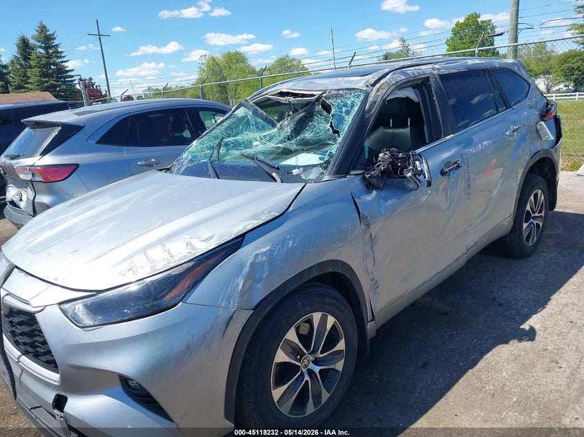 VIN 5TDKDRBH7PS026882 2023 TOYOTA HIGHLANDER XLE