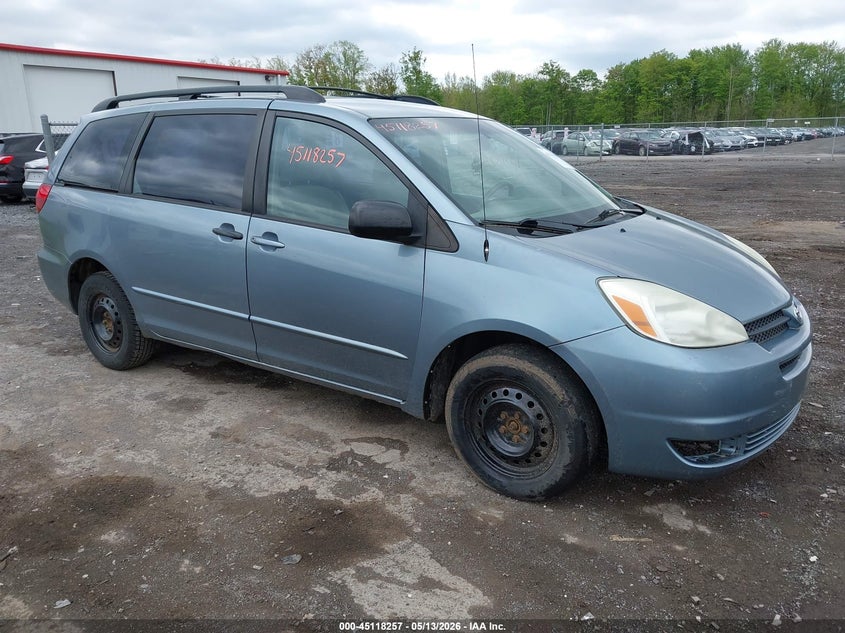 TOYOTA SIENNA 2004. Lot# 45118257. VIN 5TDZA23C44S060890. Photo 1