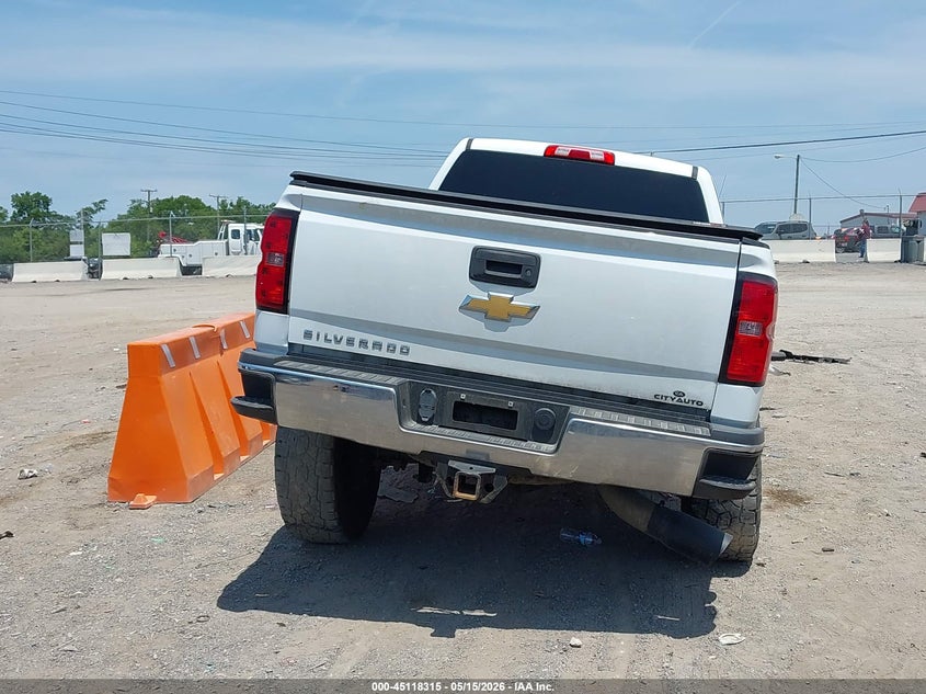 2016 CHEVROLET SILVERADO 2500HD LT — Фото 17