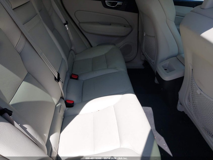 2018 VOLVO XC60 auction photo 8