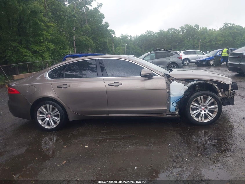 2016 Jaguar Xf 35T Premium VIN: SAJBJ4BV8GCY17507 Lot: 45118573