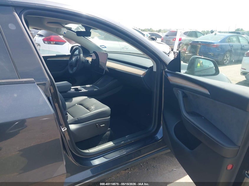 2025 TESLA MODEL Y auction photo 5