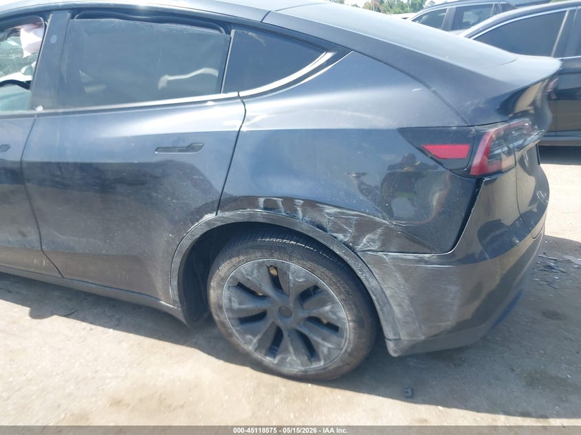 2025 TESLA MODEL Y auction photo 6