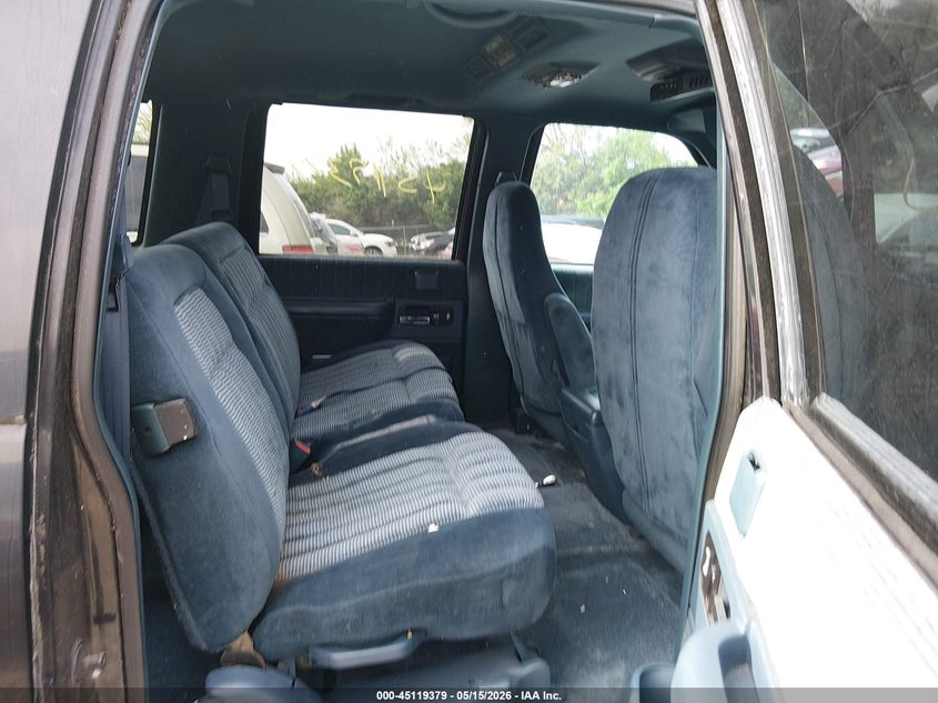 1994 Chevrolet Suburban C1500 VIN: 1GNEC16K9RJ413139 Lot: 45119379