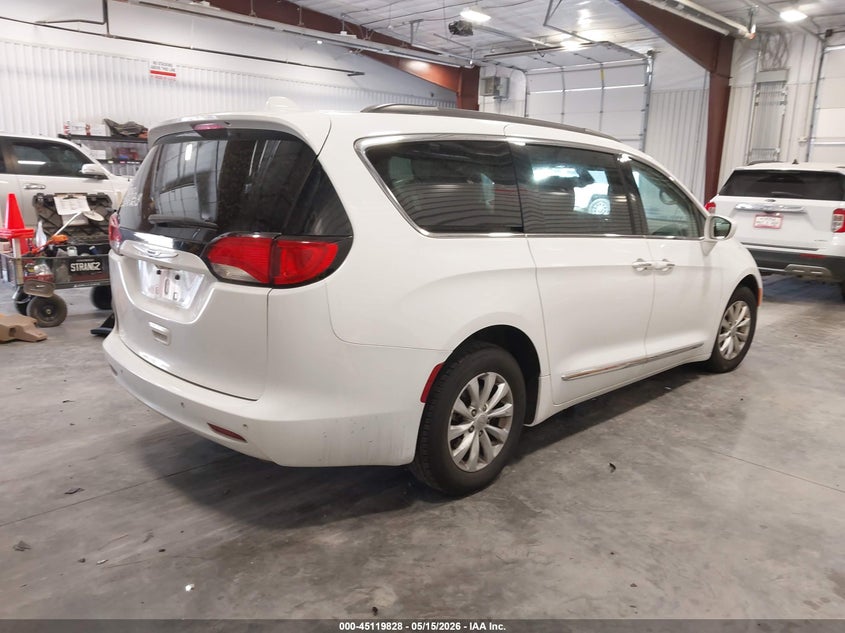 Vin: 2c4rc1bg6hr837836, lot: 45617444, chrysler pacifica touring-l 20174