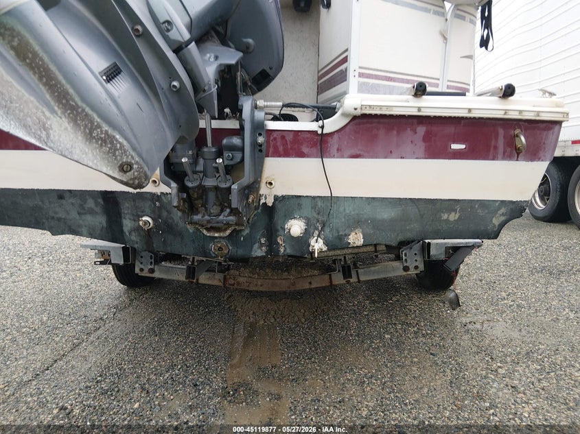 2001 GODFREY HURRICANE FUN DECK auction photo 6