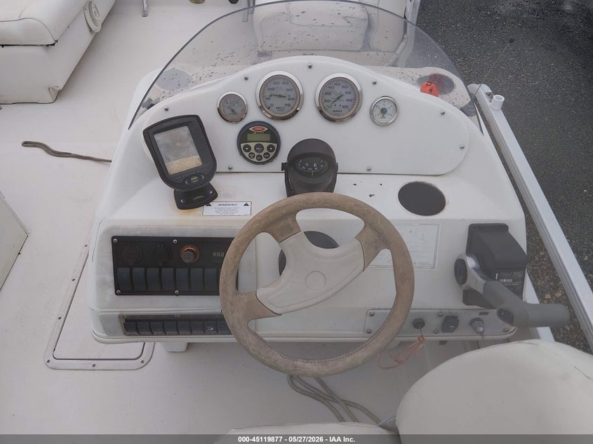 2001 GODFREY HURRICANE FUN DECK auction photo 7