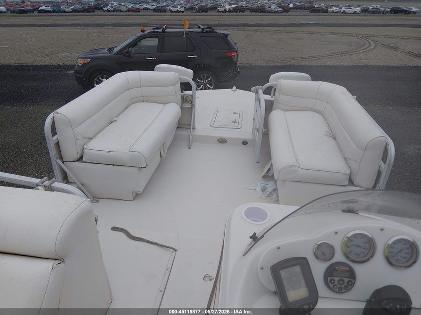 2001 GODFREY HURRICANE FUN DECK auction photo 8