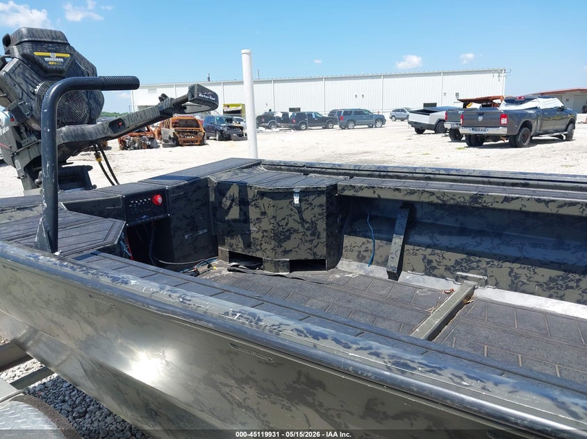 2025 GATOR 18' auction photo 8