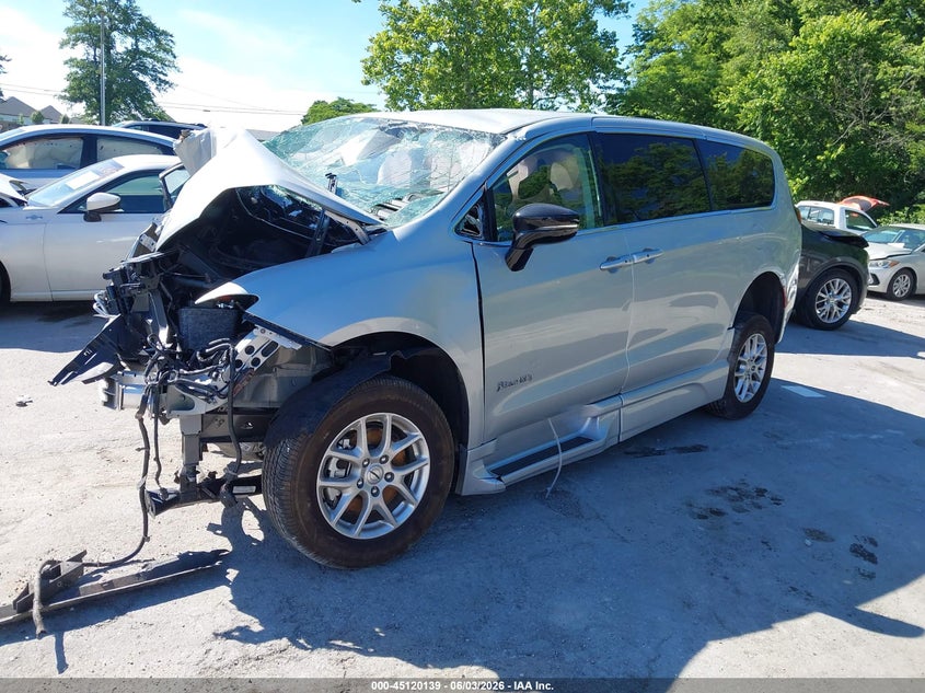 2024 Chrysler Pacifica Touring L 2C4RC1BG1RR145159 photo 1