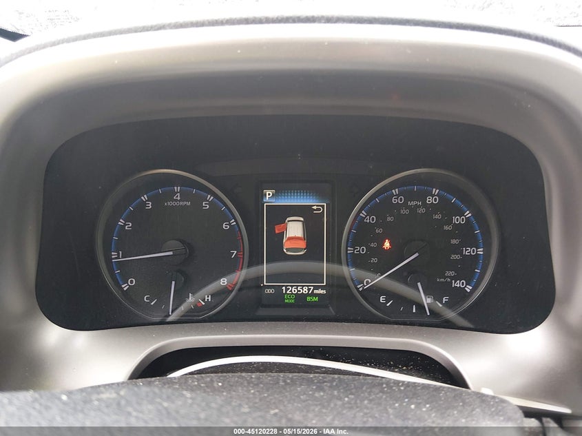 VIN JTMRFREV8JJ182413 2018 TOYOTA RAV4 XLE