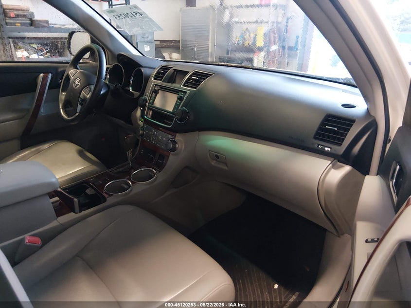 2013 TOYOTA HIGHLANDER SPORT UTILITY VEHICLE 3.5L V-6 DOHC, VVT, 270HP