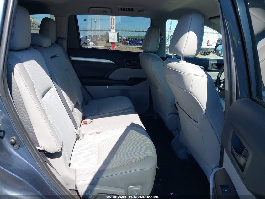 2019 TOYOTA HIGHLANDER auction photo 8