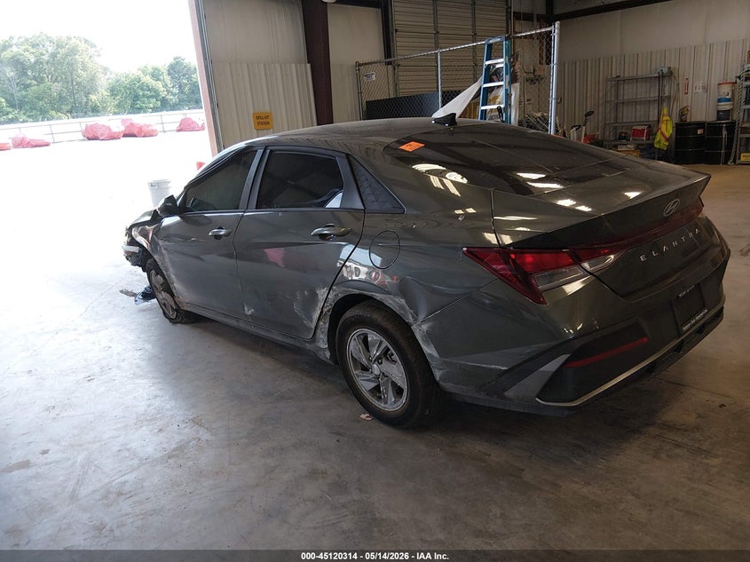 2026 HYUNDAI ELANTRA auction photo 3