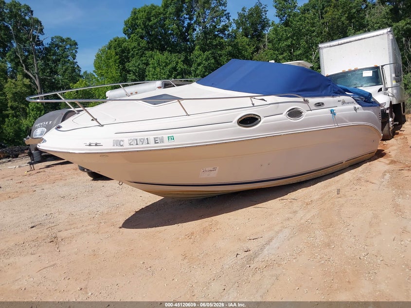 2004 SEA RAY 240 SUNDANCER auction photo 2