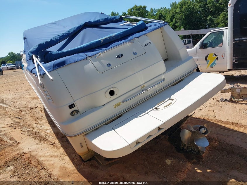 2004 SEA RAY 240 SUNDANCER auction photo 3