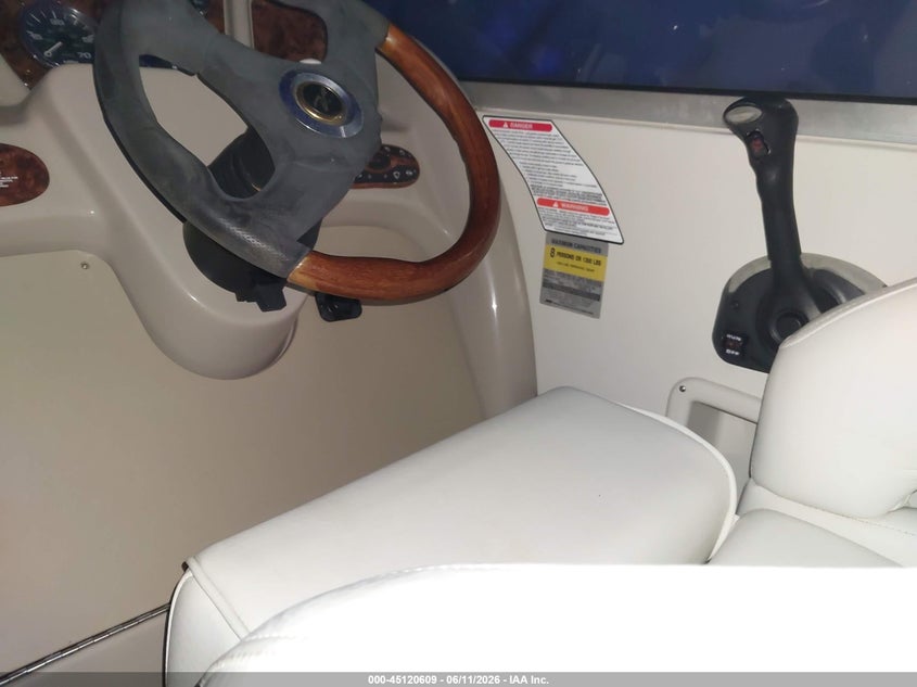 2004 SEA RAY 240 SUNDANCER auction photo 5