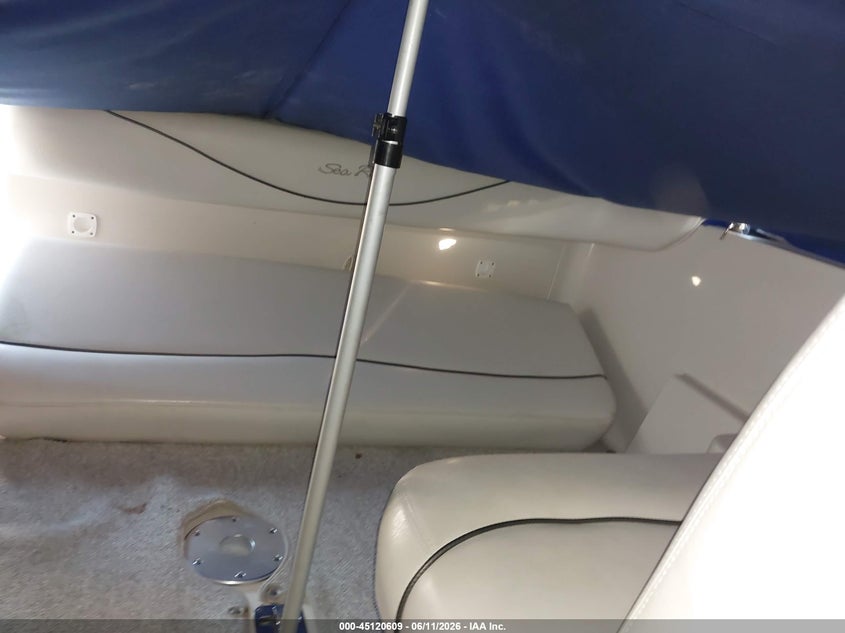2004 SEA RAY 240 SUNDANCER auction photo 8
