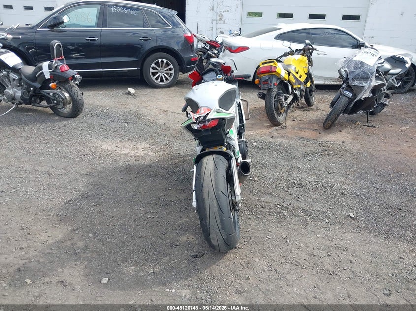 2018 Aprilia Rsv4 VIN: ZD4KEU002JS001470 Lot: 45120748