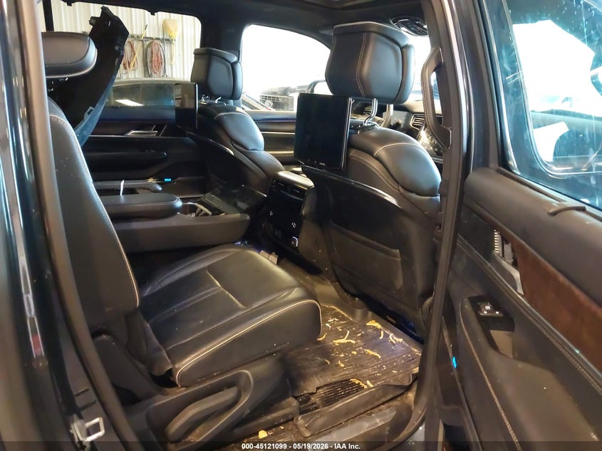 2023 JEEP GRAND WAGONEER L auction photo 8