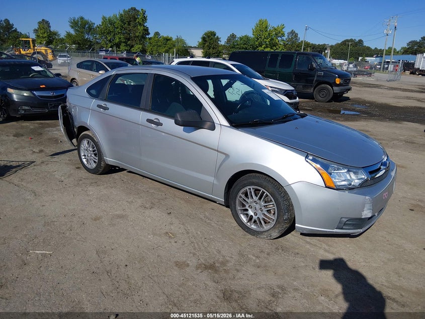 Vin: 1fahp3fn9aw125702, lot: 45619151, ford focus se 2010 img_1