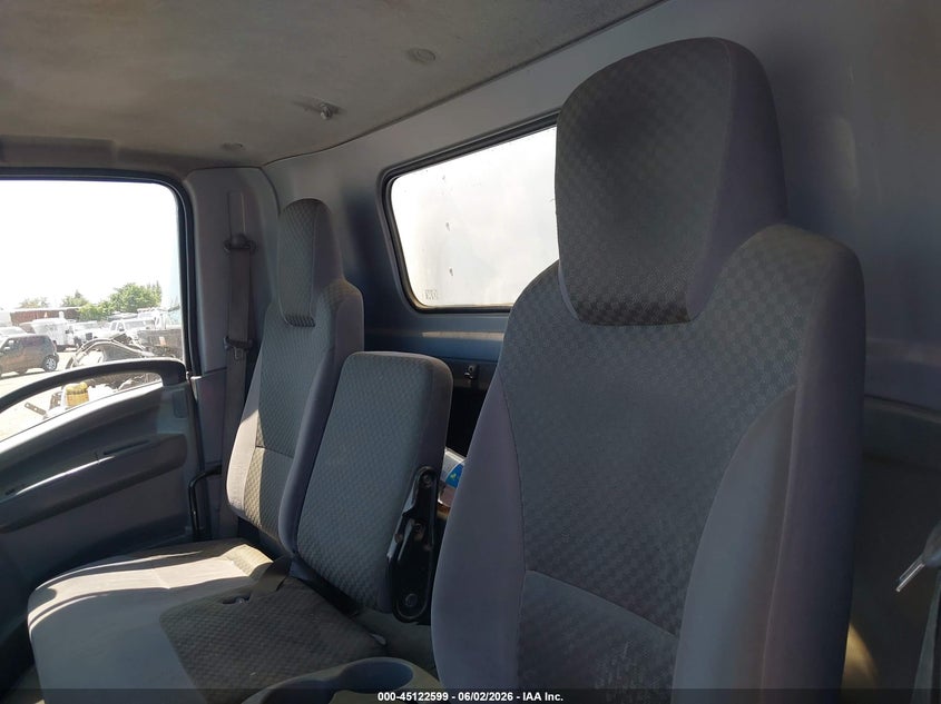 2015 ISUZU NPR DSL REG AT auction photo 6