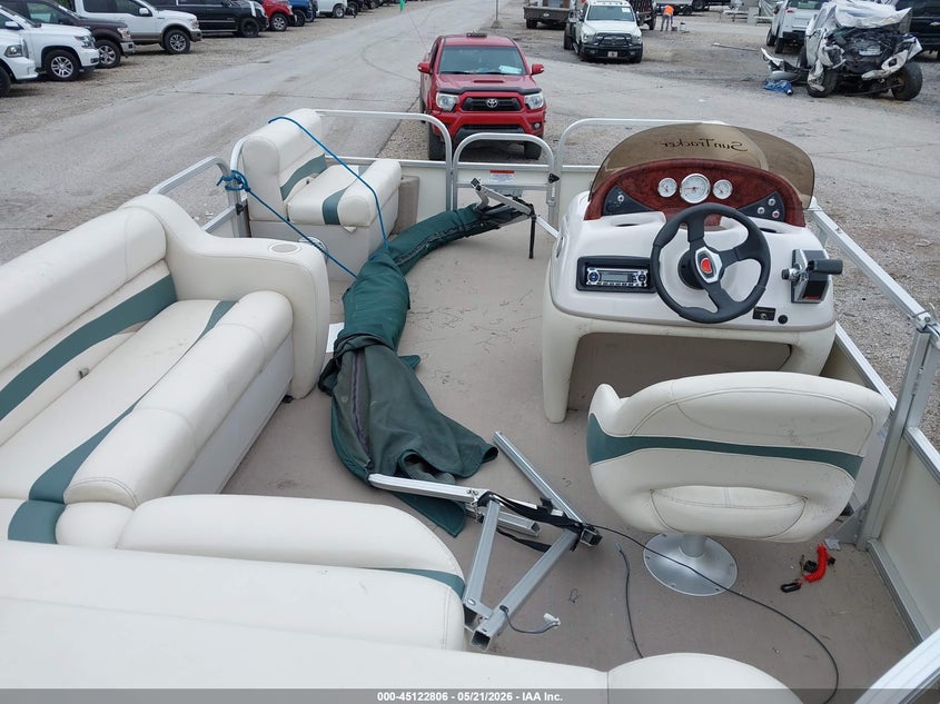 2011 SUNTRACKER SUNTRACKER CLASSIC auction photo 5