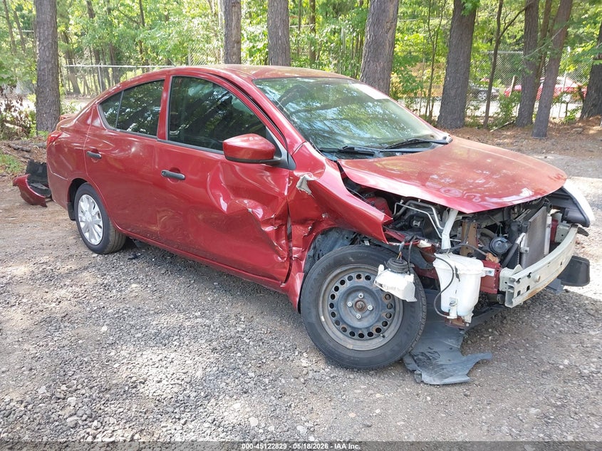 2019 NISSAN VERSA auction photo 1