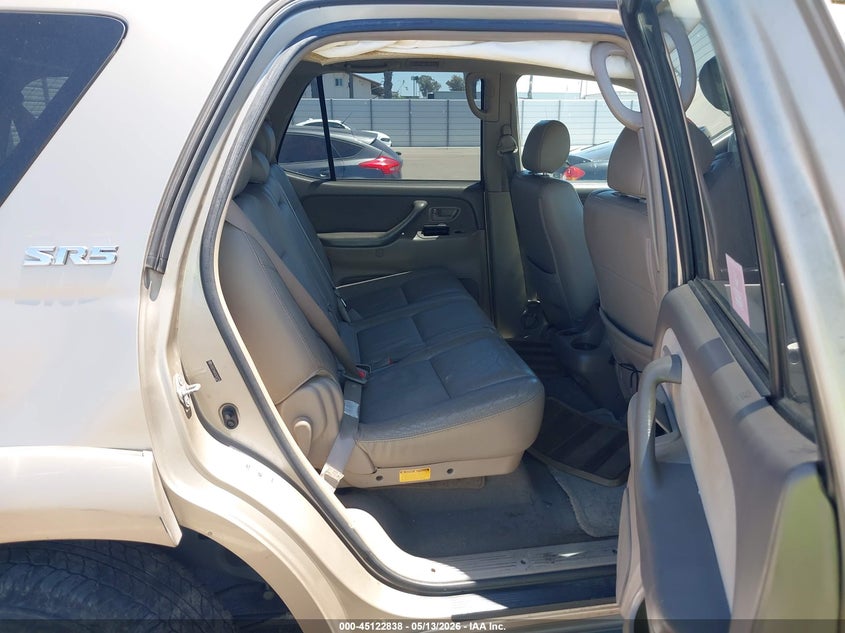 2005 Toyota Sequoia Sr5 V8 VIN: 5TDZT34A45S261235 Lot: 45122838